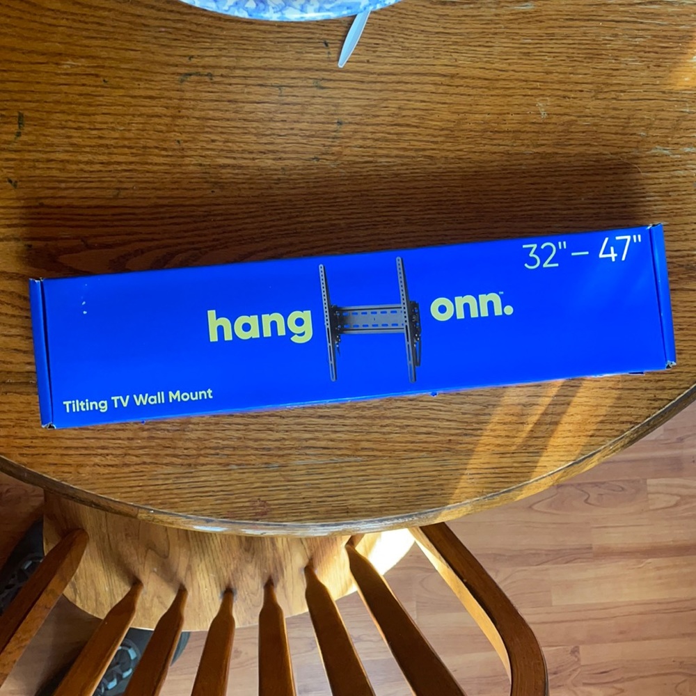 NIB, HANG ONN Tilting TV wall mount for 32”- 47” tv